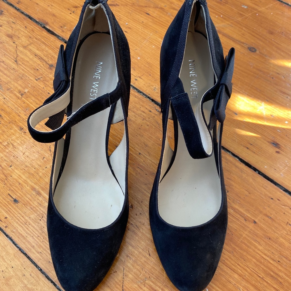 Nine West Black Pumps